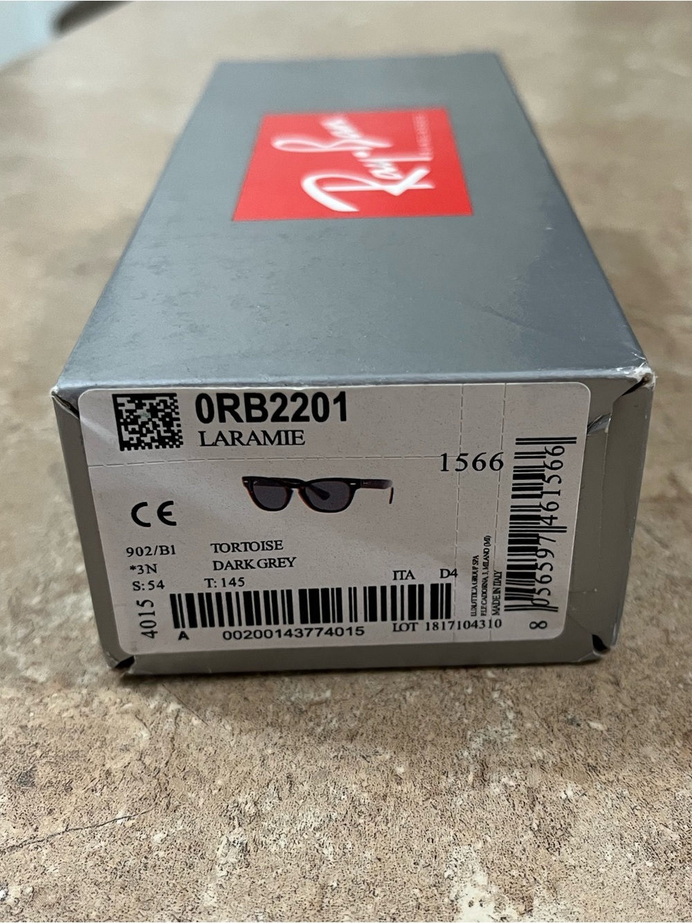 Ray-Ban Laramie tortoise sunglasses - Picture 11 of 16